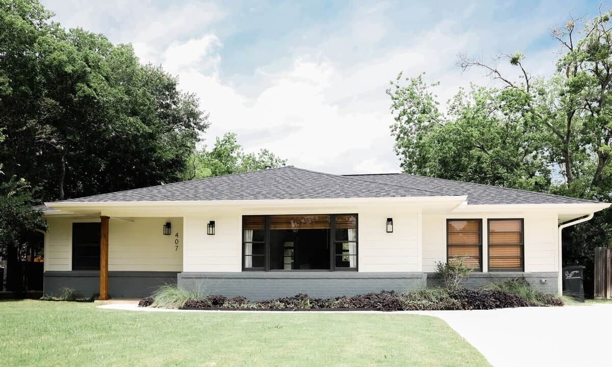 Photo of Outdoor in College Hills Estates