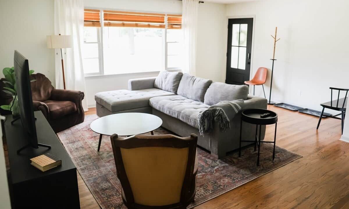 Photo of Livingroom in College Hills Estates
