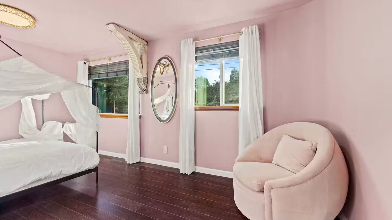 Photo of Bedroom in SeaTac