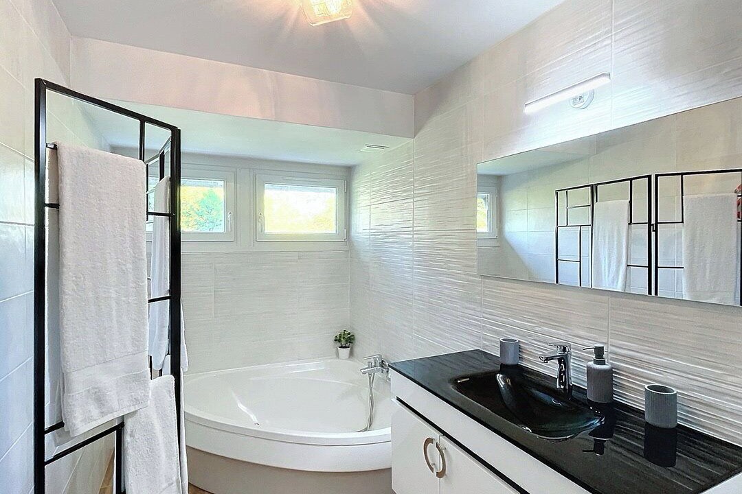 Photo of Bathroom in Samoreau