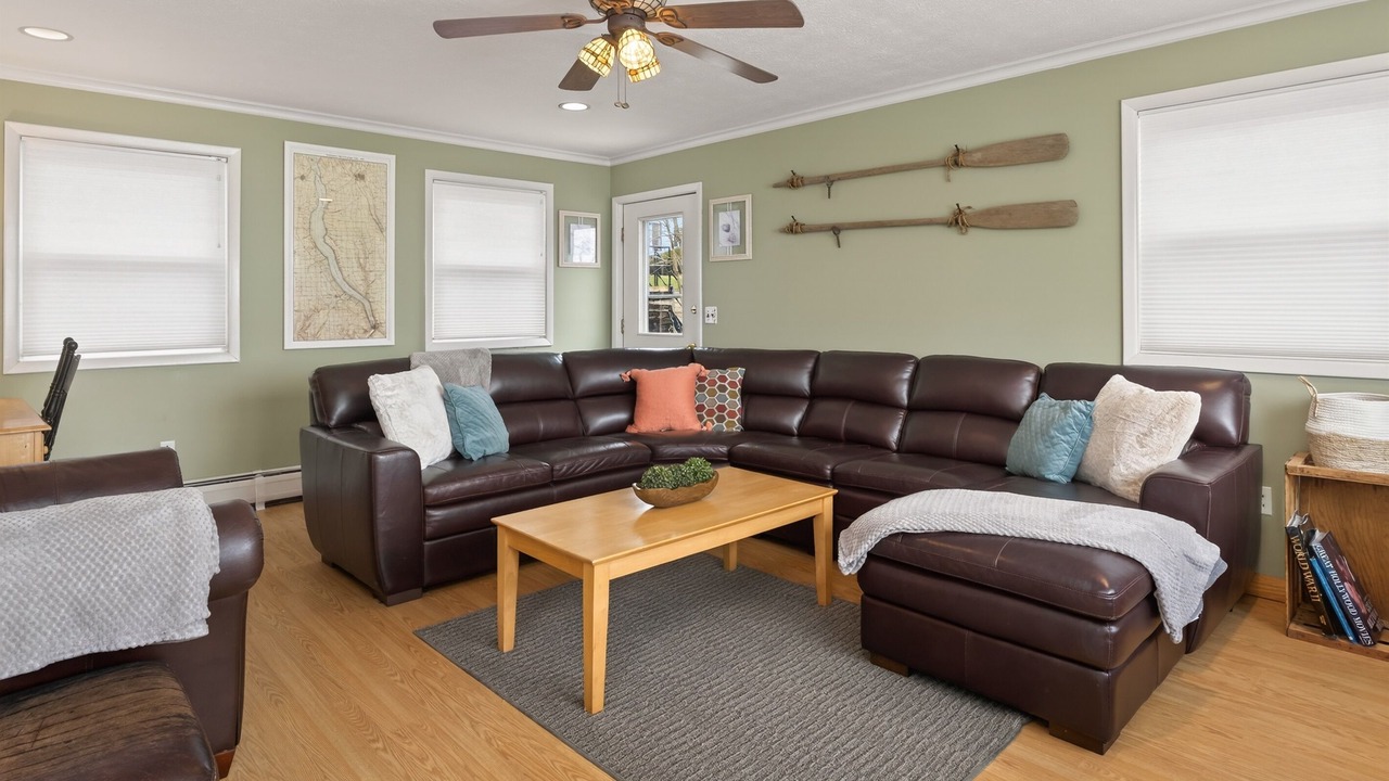 Photo of Livingroom in Seneca Falls