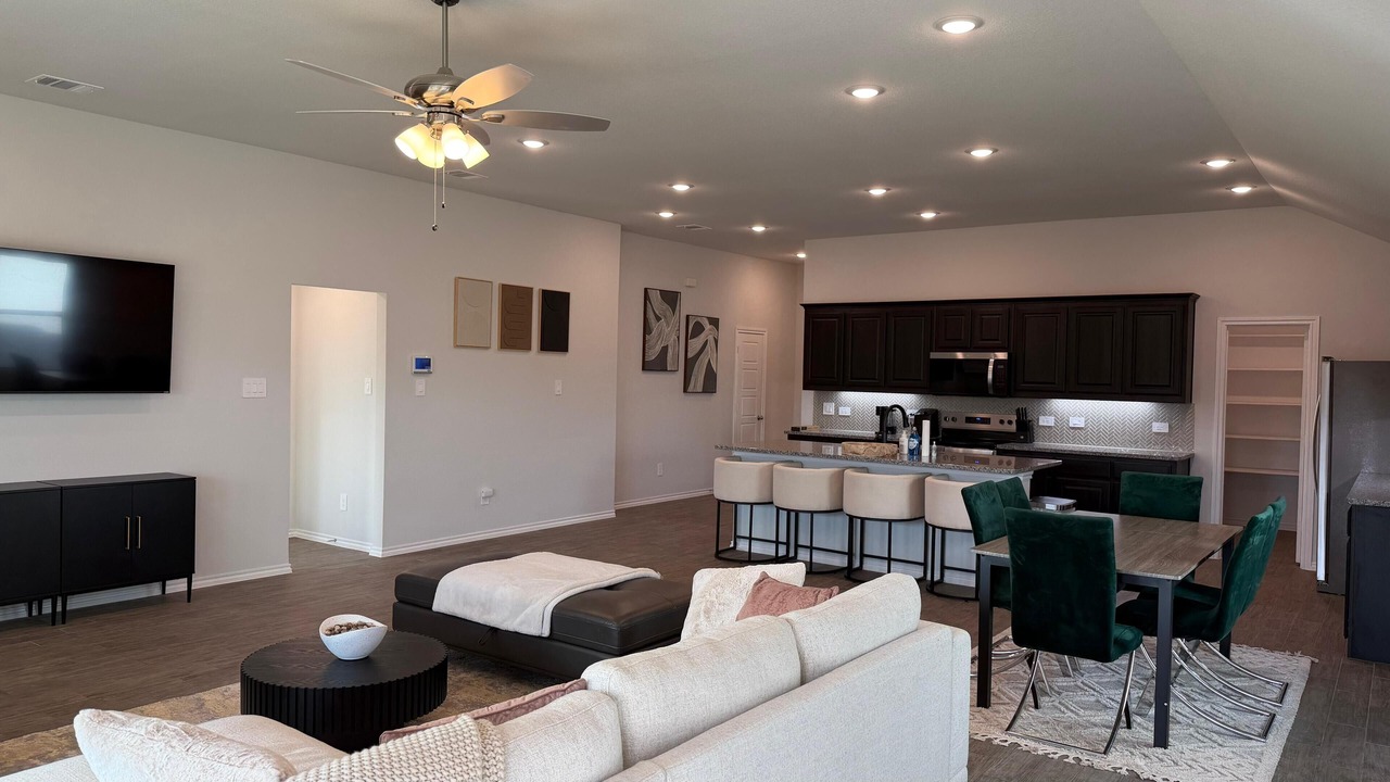 Photo of Livingroom in Weston