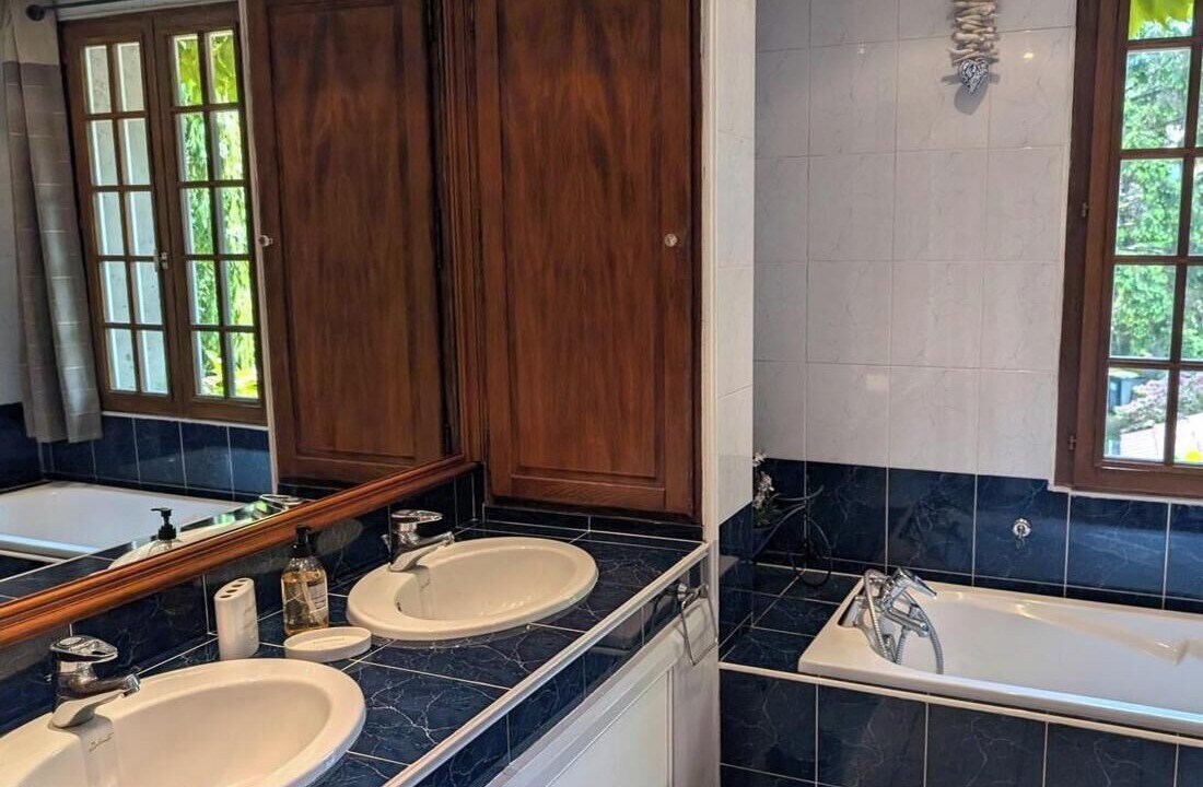 Photo of Bathroom in Saint-Priest