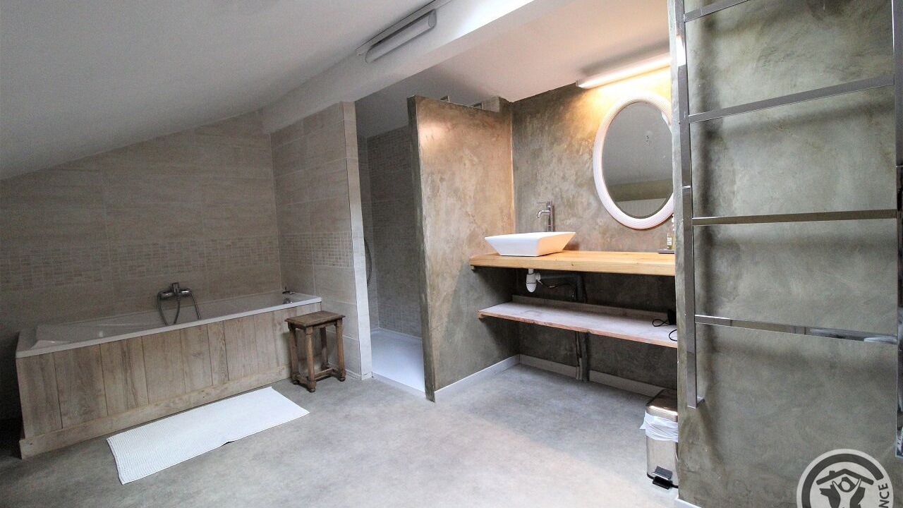 Photo of Bathroom in Les Halles