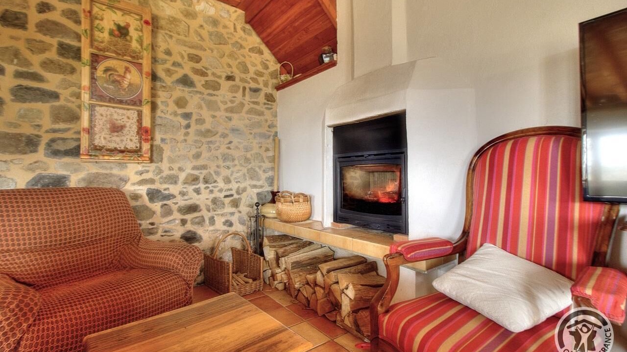 Photo of Livingroom in Poule-les-Echarmeaux