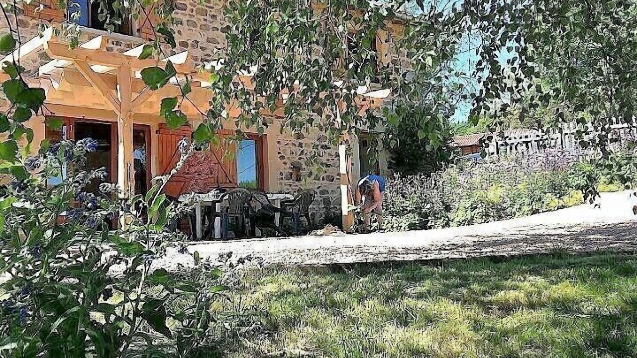 Photo of Outdoor in Poule-les-Echarmeaux