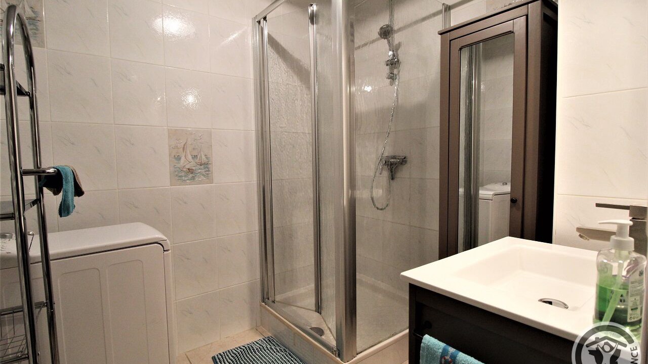 Photo of Bathroom in Longes