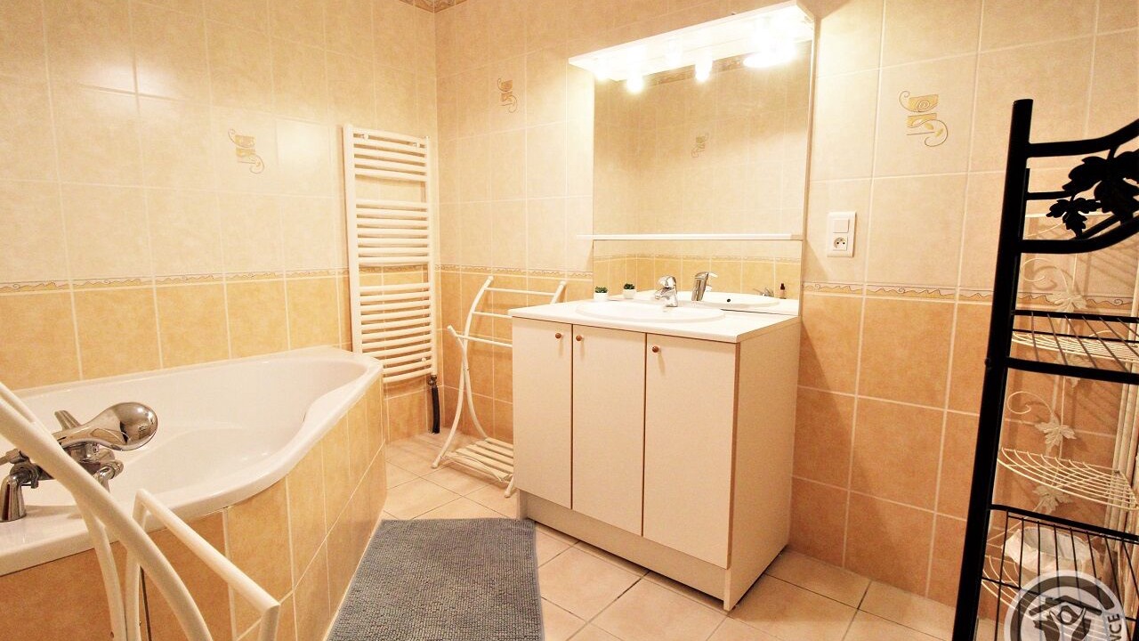 Photo of Bathroom in Longes