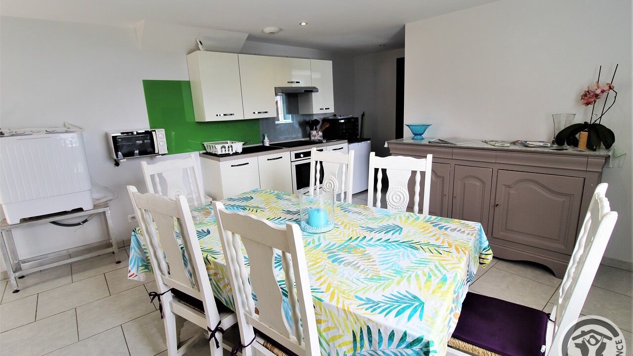 Photo of Kitchen in Saint-Marcel-l'Eclaire