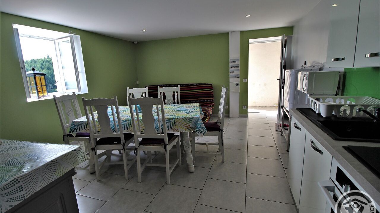 Photo of Kitchen in Saint-Marcel-l'Eclaire