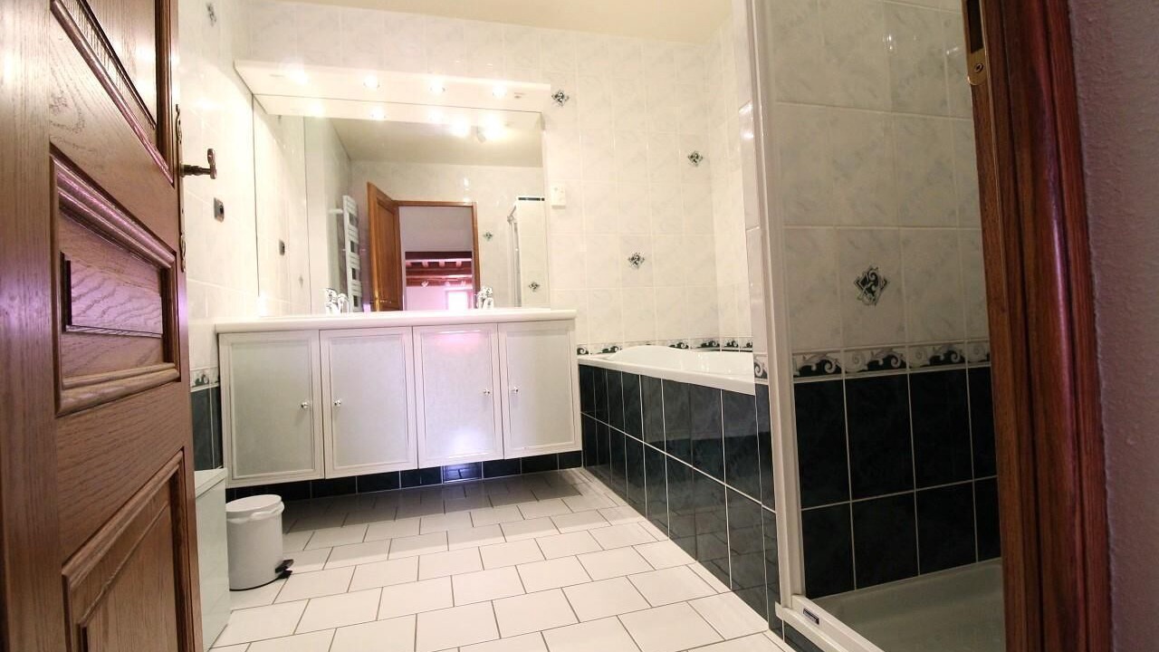 Photo of Bathroom in Julienas