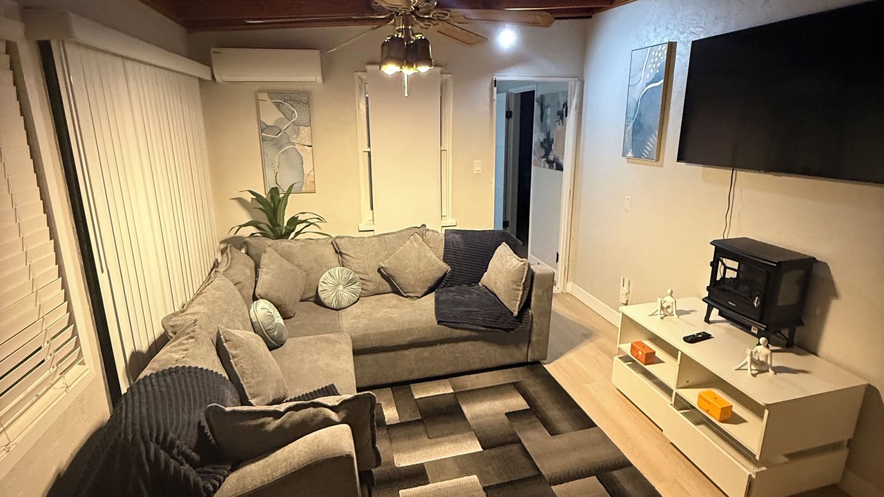 Photo of Livingroom in Upland
