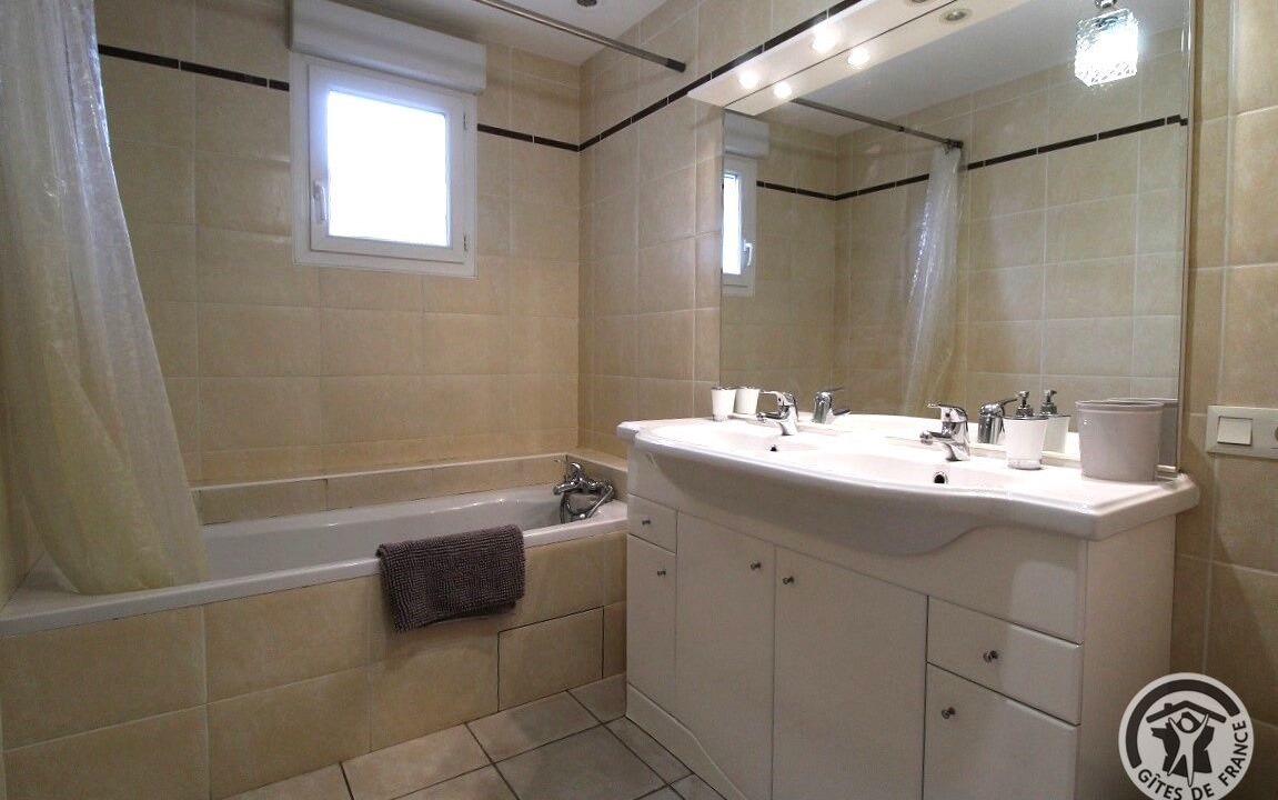 Photo of Bathroom in Les Haies