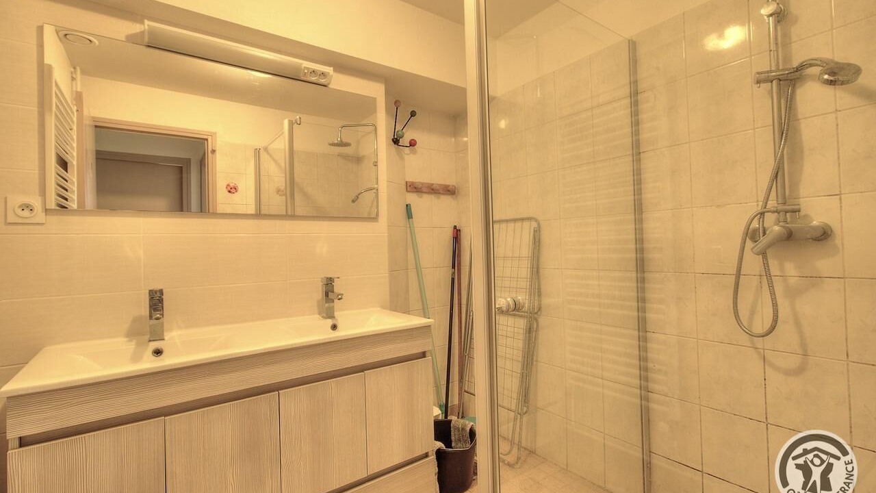 Photo of Bathroom in Sarcey