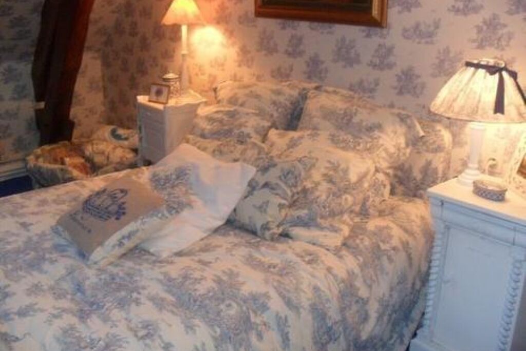 Photo of Bedroom in Neuvy-sur-Barangeon