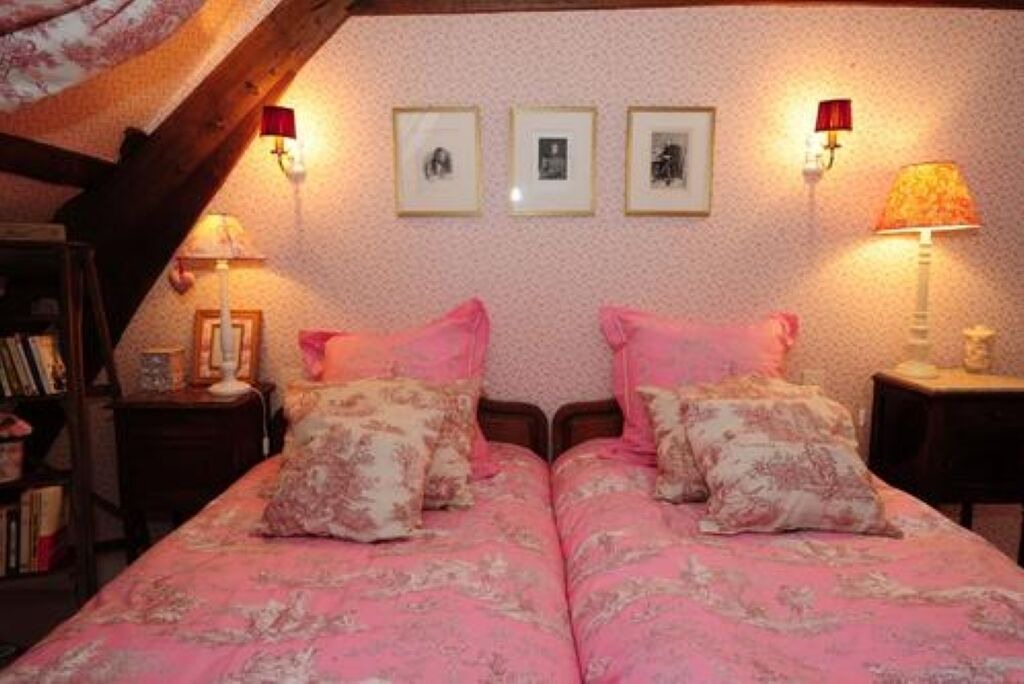 Photo of Bedroom in Neuvy-sur-Barangeon