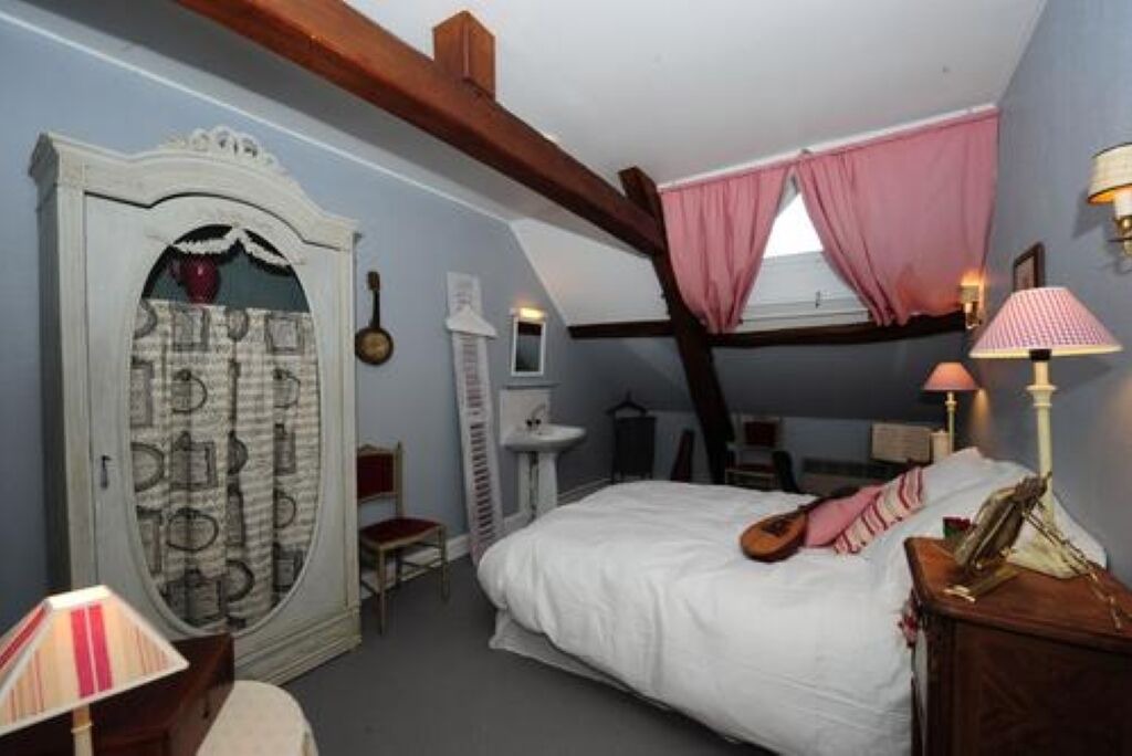 Photo of Bedroom in Neuvy-sur-Barangeon