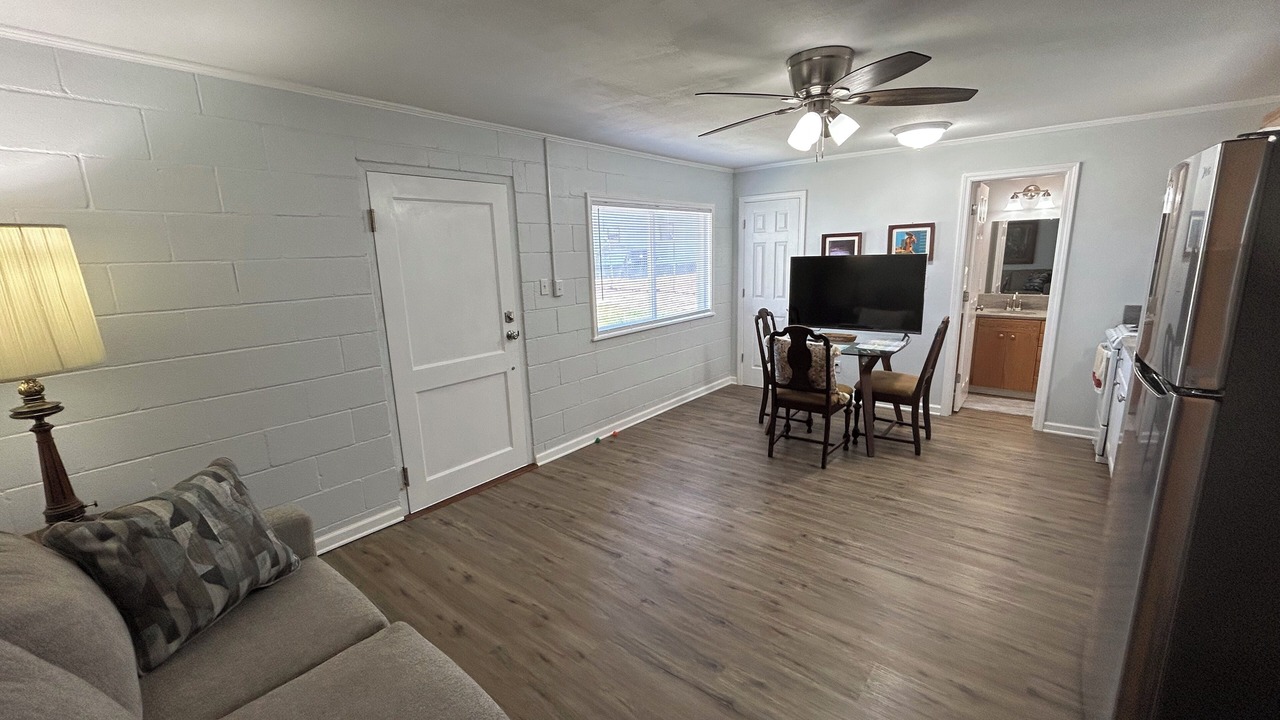 Photo of Livingroom in Thurber