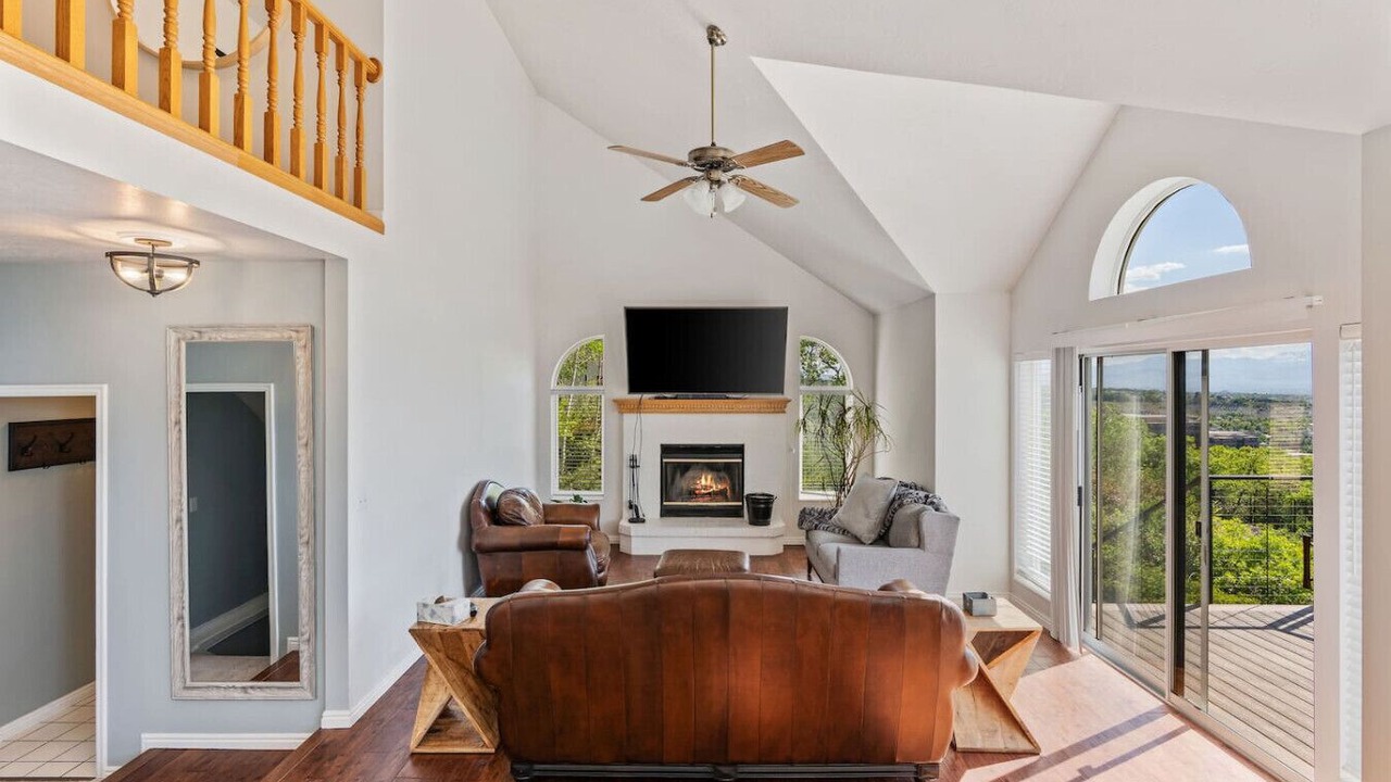 Photo of Livingroom in Holladay