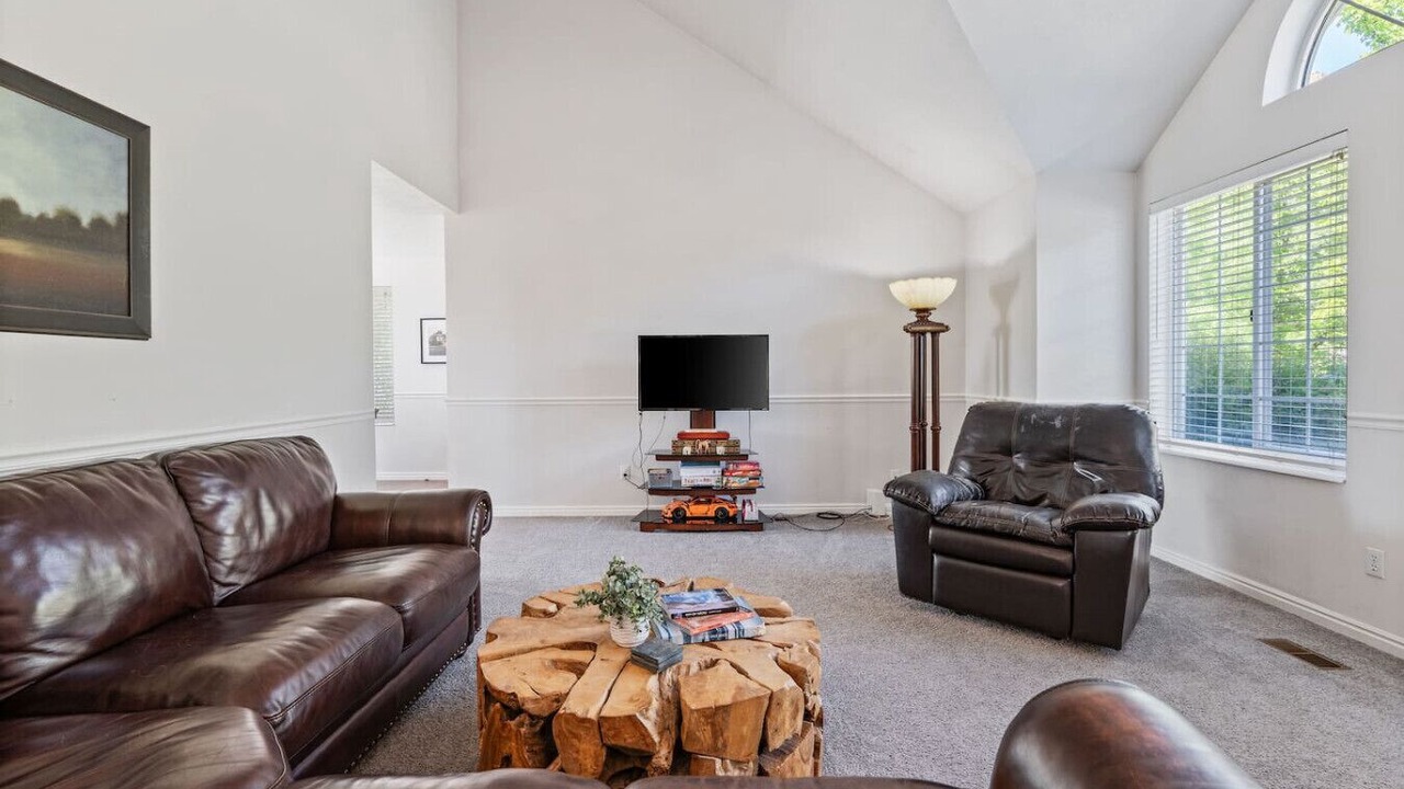 Photo of Livingroom in Holladay
