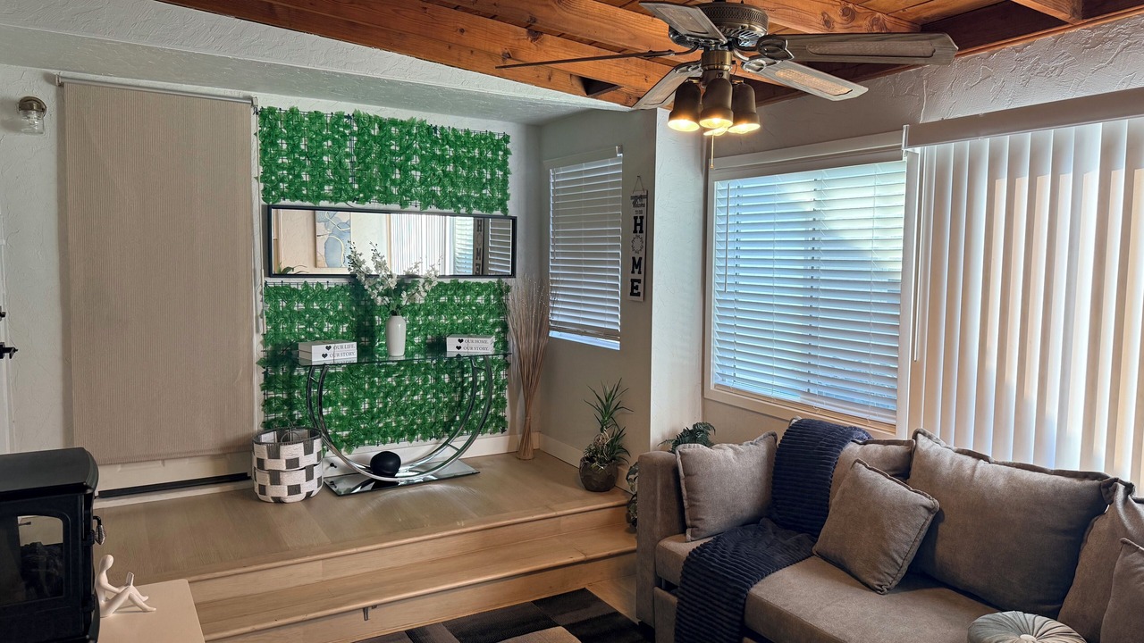 Photo of Livingroom in Upland