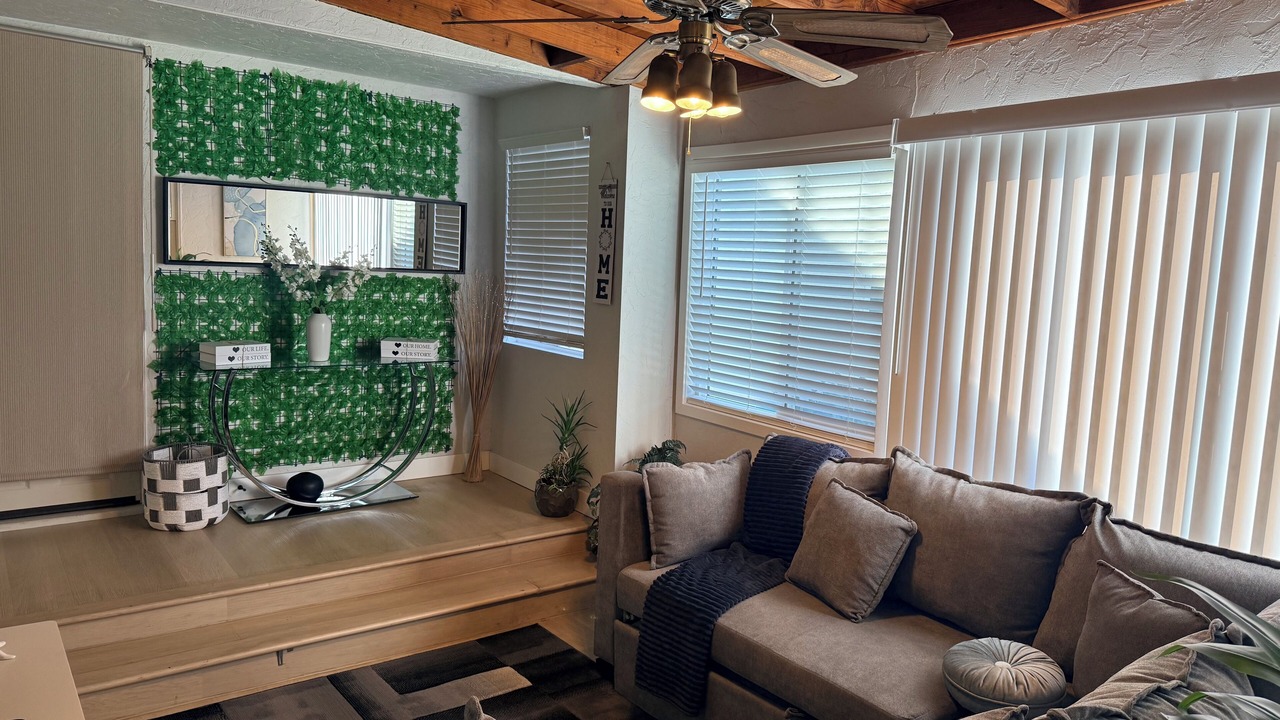 Photo of Livingroom in Upland