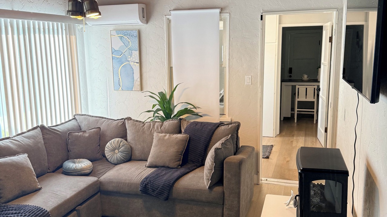 Photo of Livingroom in Upland