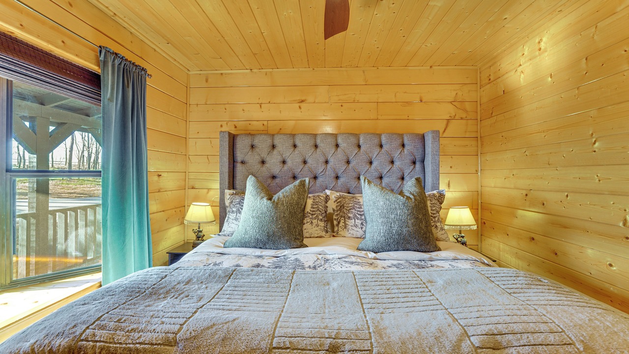 Photo of Bedroom in Maysville