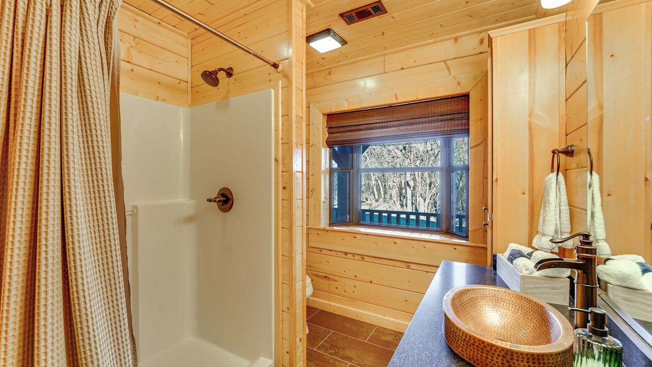 Photo of Bathroom in Maysville