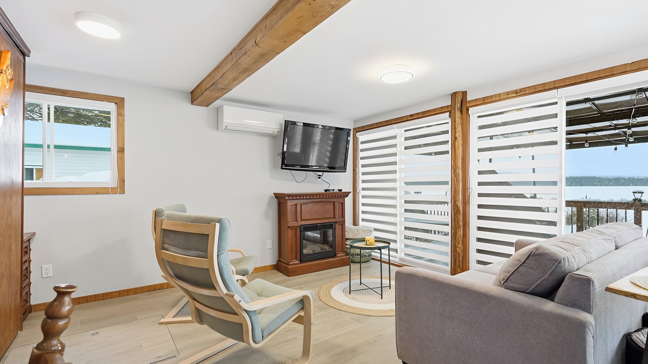 Photo of Livingroom in Adstock
