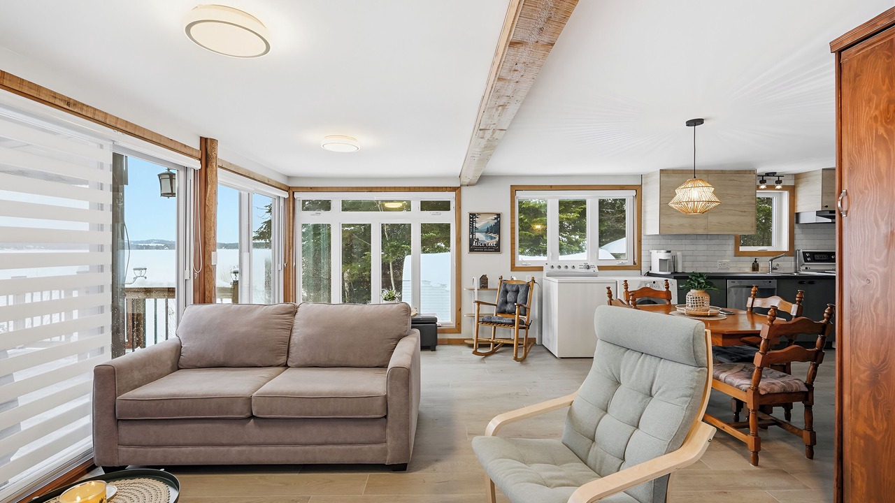 Photo of Livingroom in Adstock