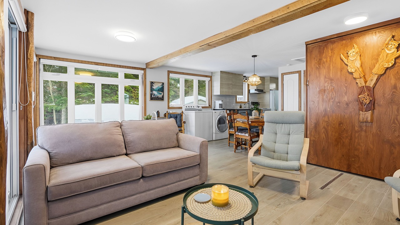 Photo of Livingroom in Adstock