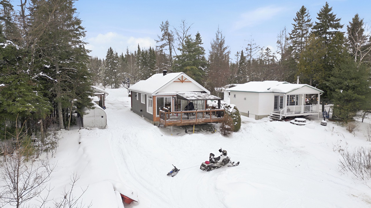 Photo of Outdoor in Adstock