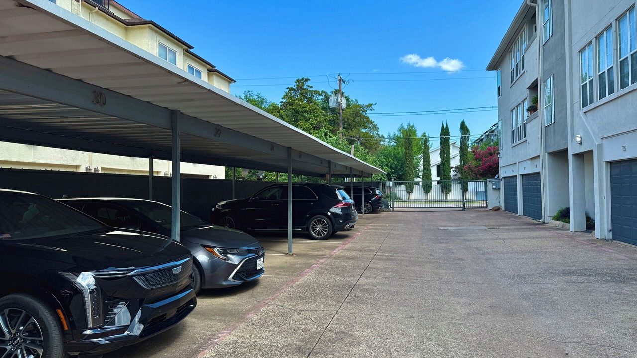 Photo of Outdoor in Oak Lawn