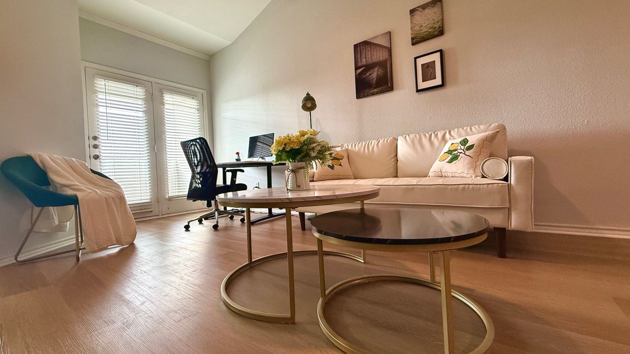 Photo of Livingroom in Oak Lawn