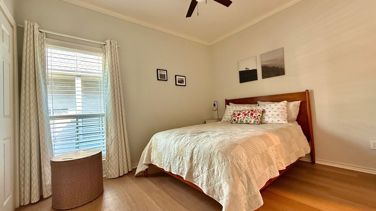 Photo of Bedroom in Oak Lawn