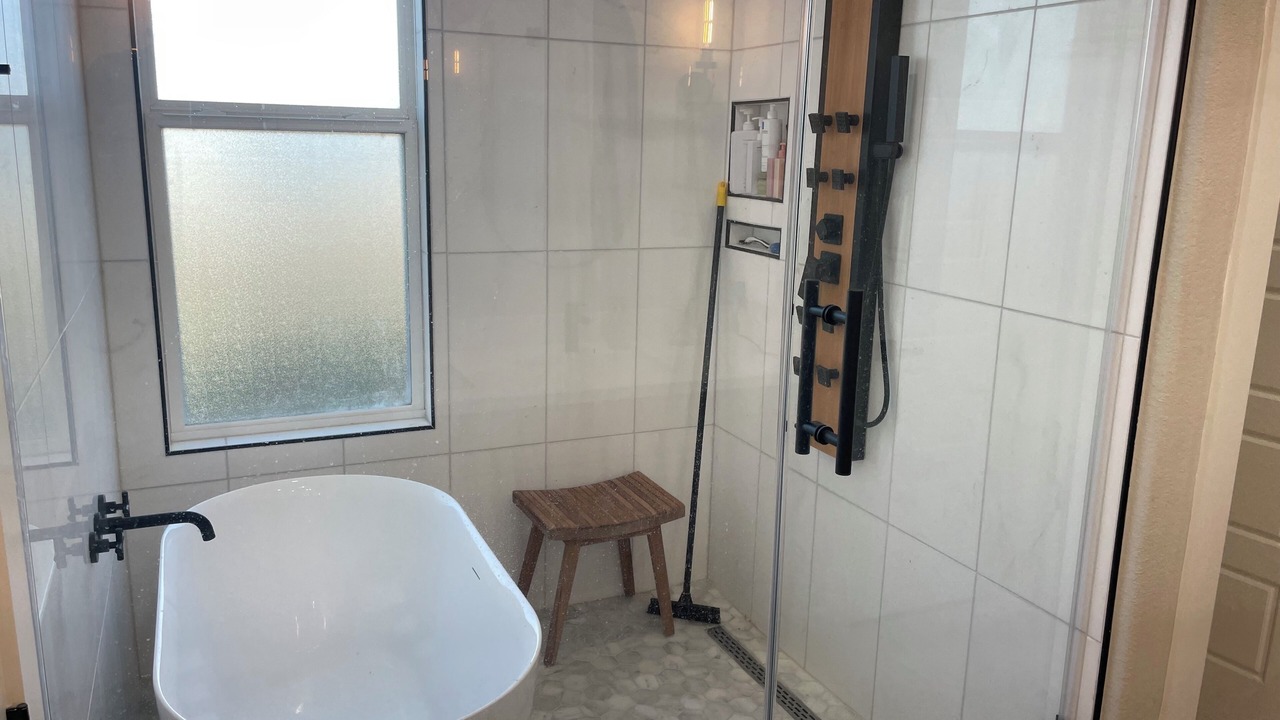 Photo of Bathroom in Pointblank