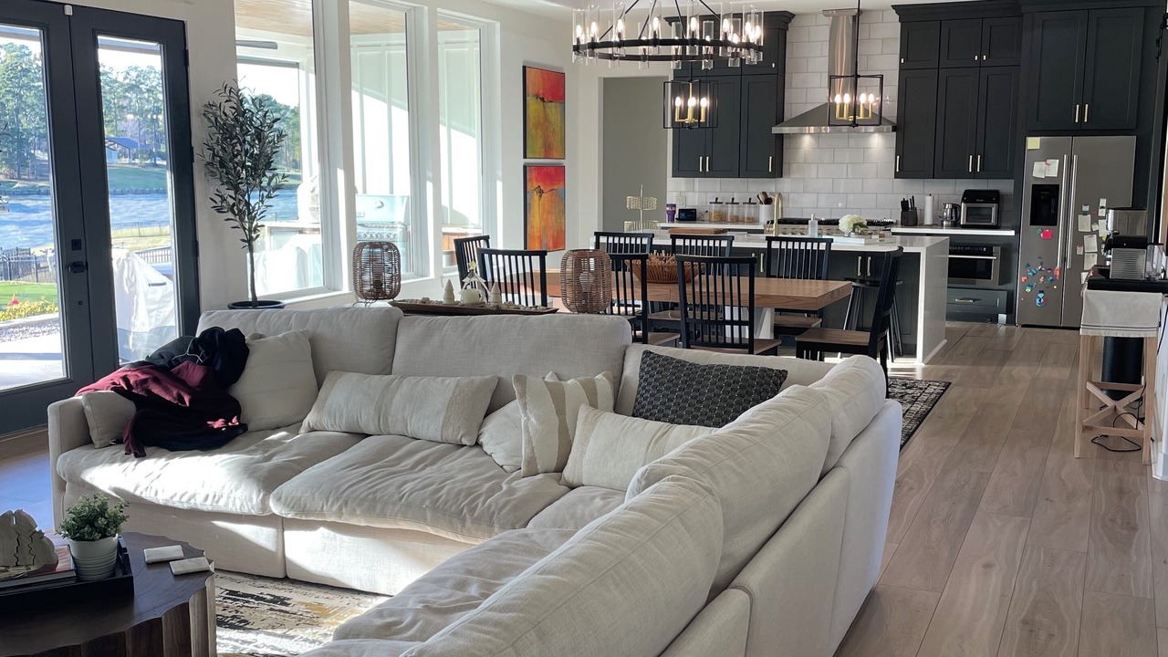 Photo of Livingroom in Pointblank