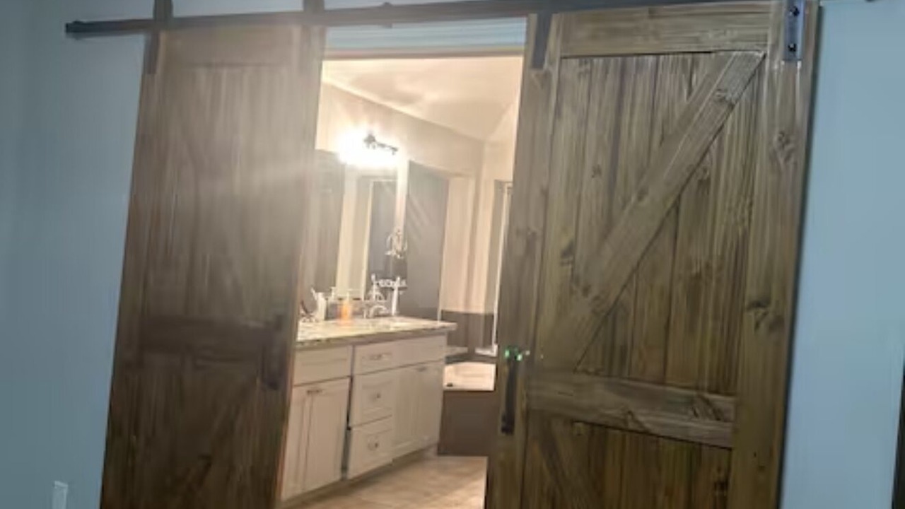 Photo of Bathroom in Pecan Grove