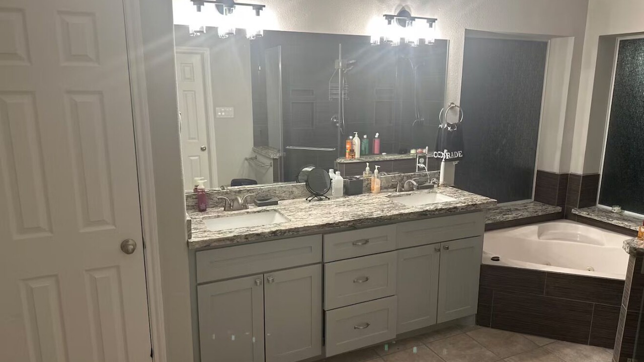 Photo of Bathroom in Pecan Grove