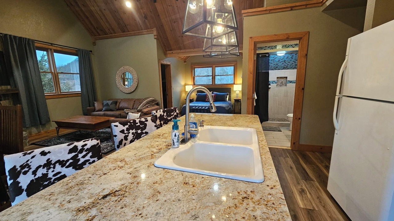 Photo of Bedroom in Snowshoe