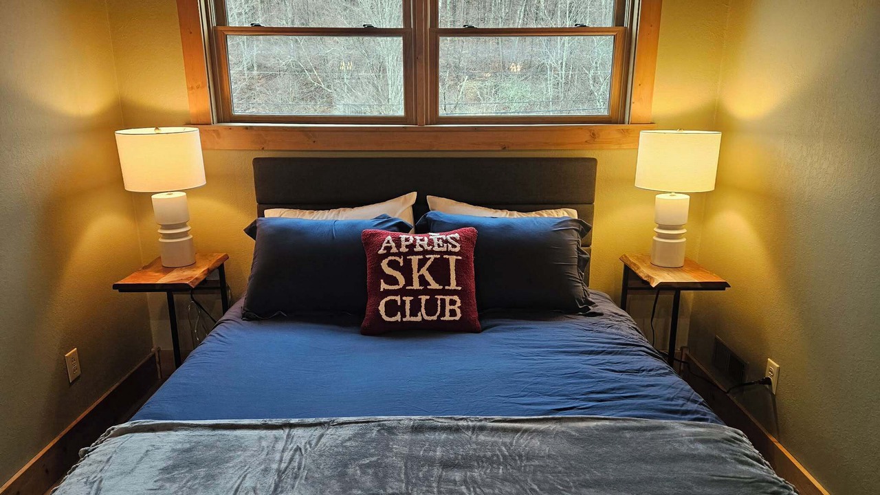 Photo of Bedroom in Snowshoe