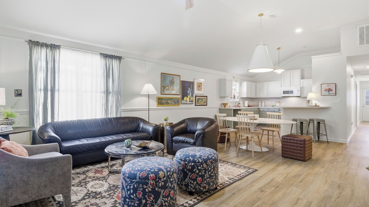 Photo of Livingroom in Warner Robins