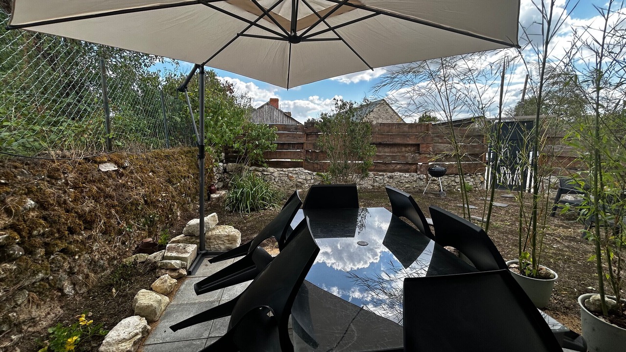 Photo of Outdoor in Senille