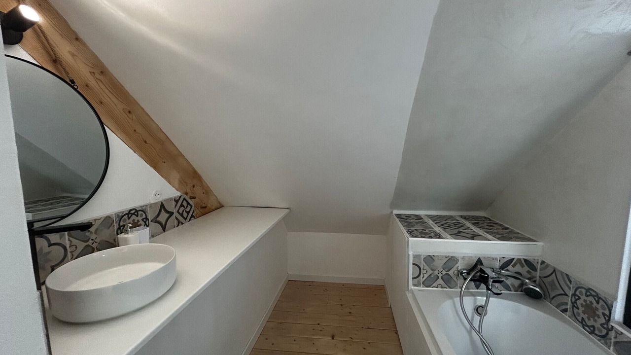 Photo of Bathroom in Senille