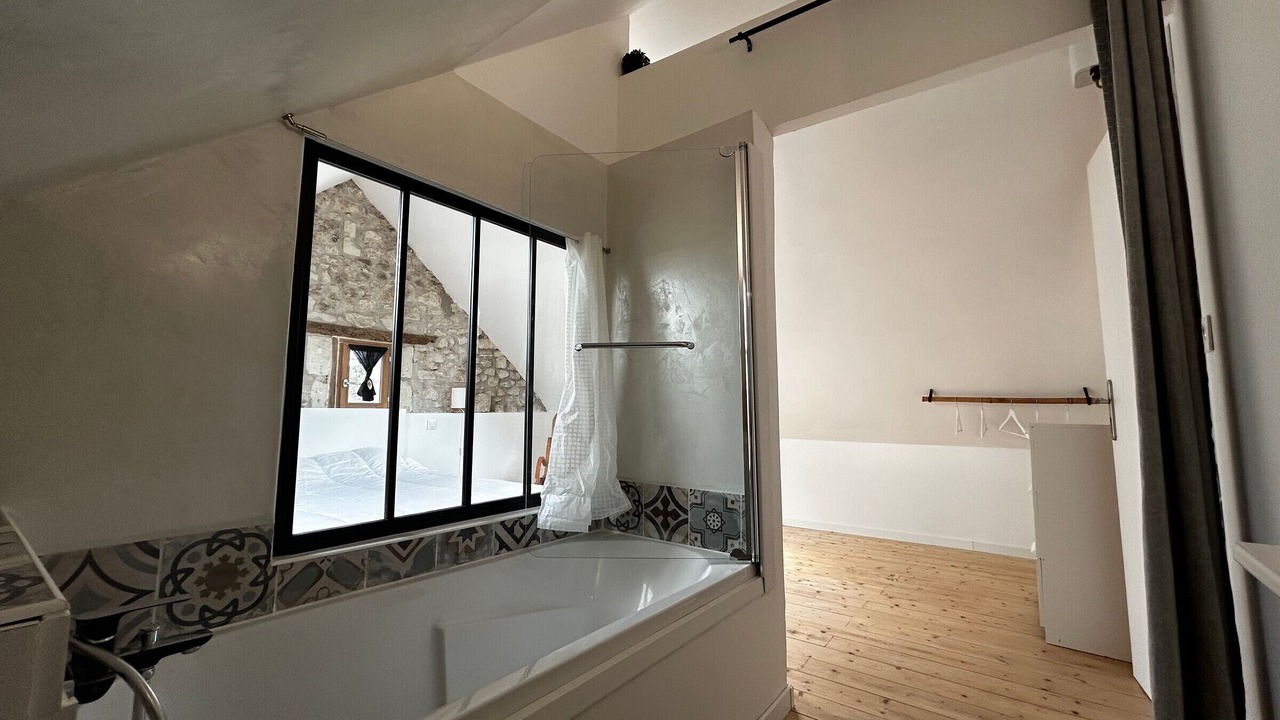Photo of Bathroom in Senille