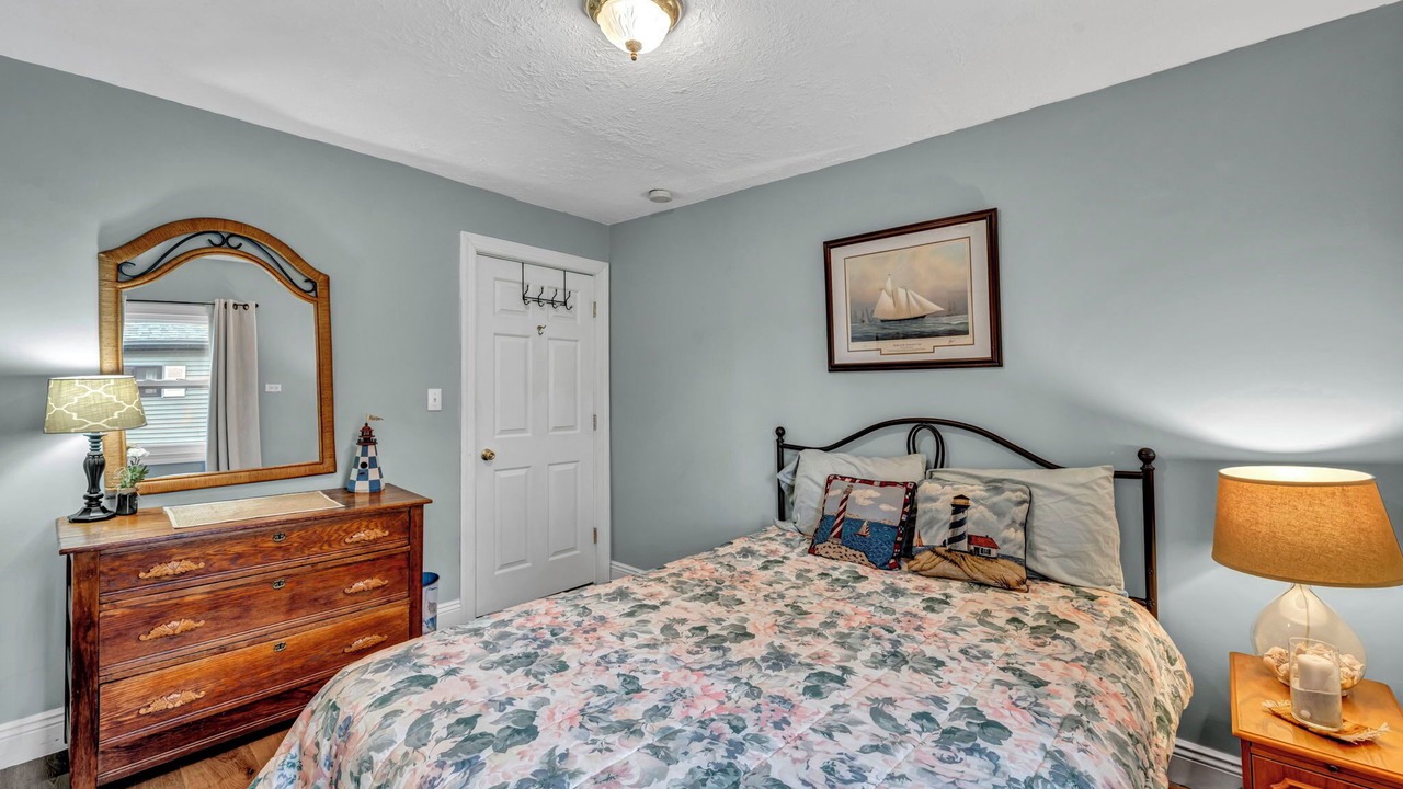 Photo of Bedroom in Madison-on-the-Lake