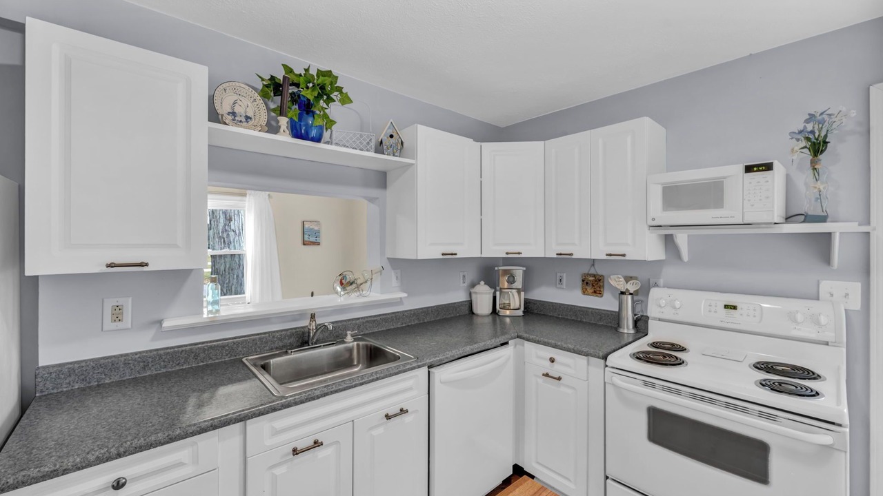 Photo of Kitchen in Madison-on-the-Lake