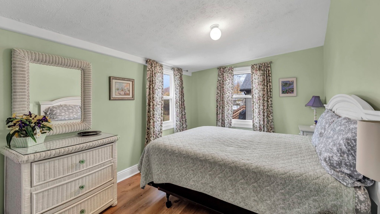 Photo of Bedroom in Madison-on-the-Lake
