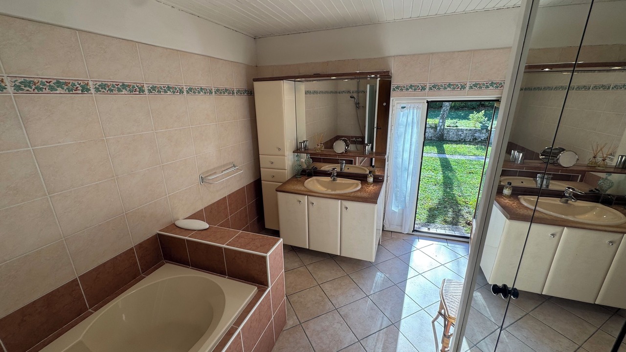Photo of Bathroom in Montaigu-de-Quercy